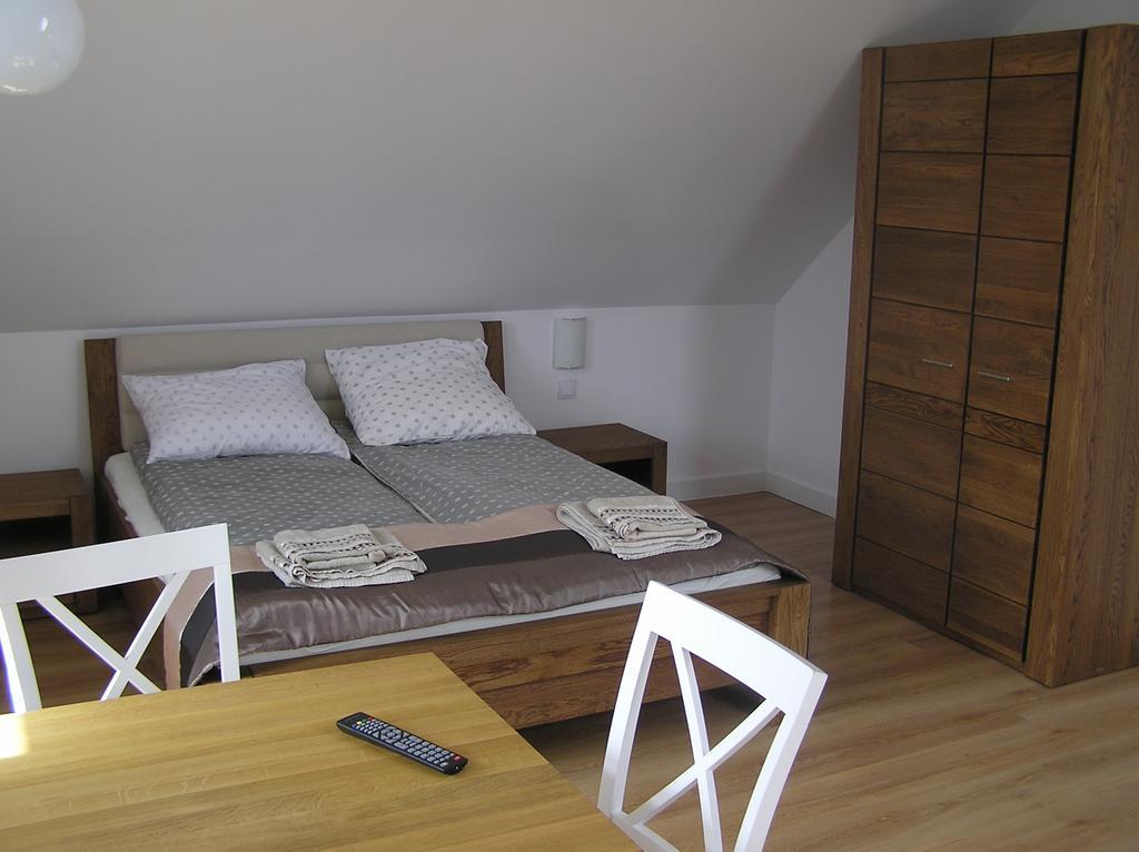 Dom Piotra Apartman Goniadz Kültér fotó