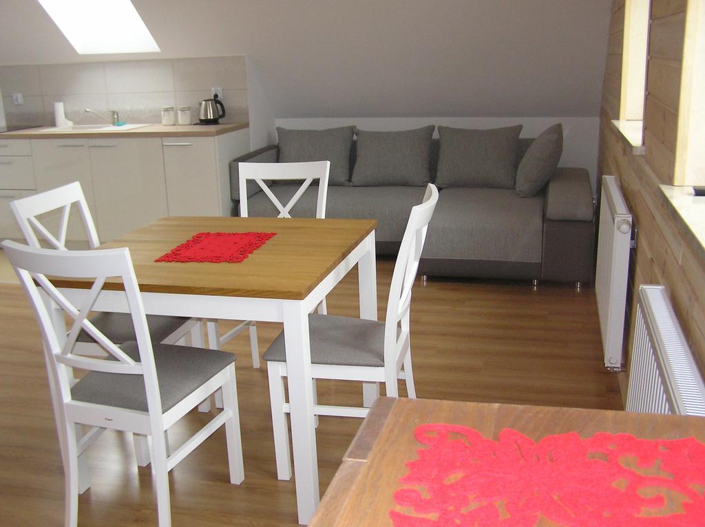 Dom Piotra Apartman Goniadz Kültér fotó